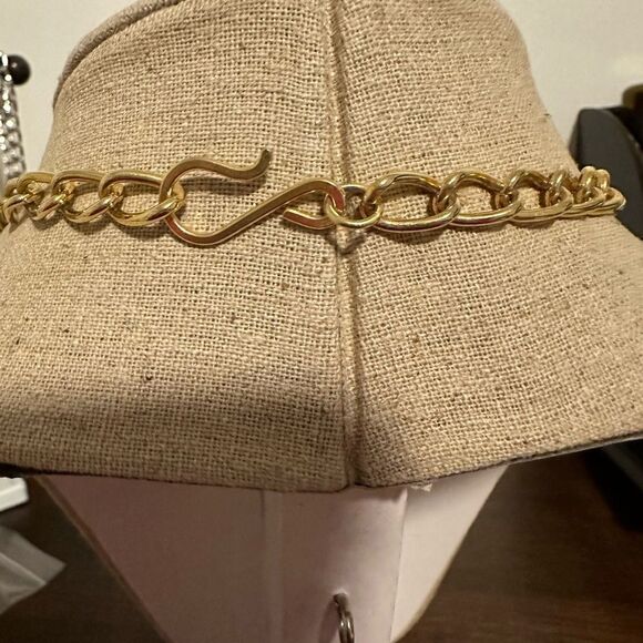 Vintage signed Ultra Craft Gold Tone Statement Necklace - Picture 3 of 5